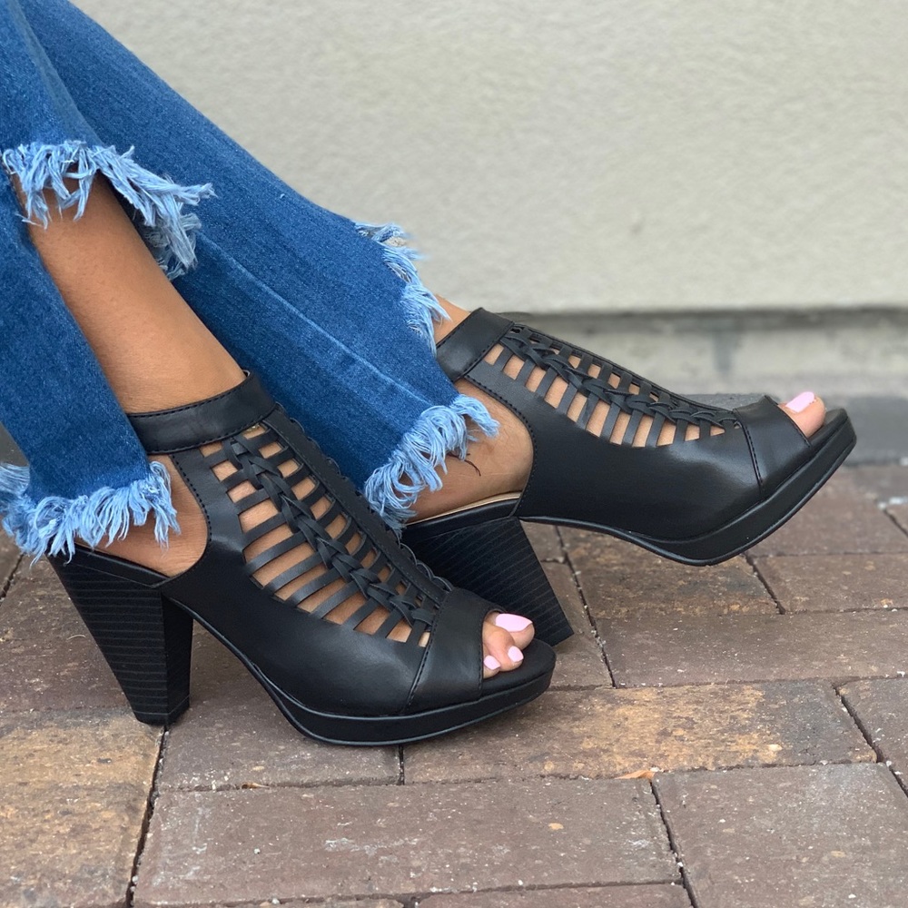 NIB Black Woven Detail Cone Heel Peep Toe Bootie - Picture 4 of 7